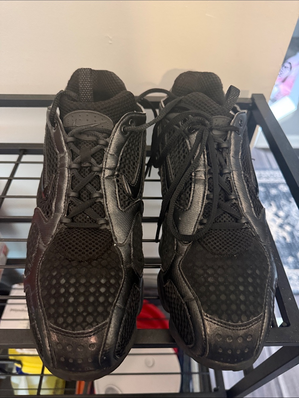 Nike Men's Black Athletic Sneakers - Sleek All-Black Design